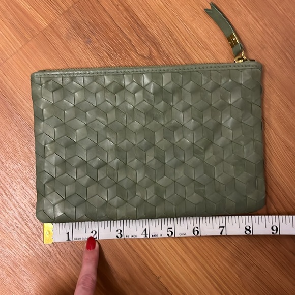 Madewell The Leather Pouch Clutch: Woven Edition - Picture 4 of 5